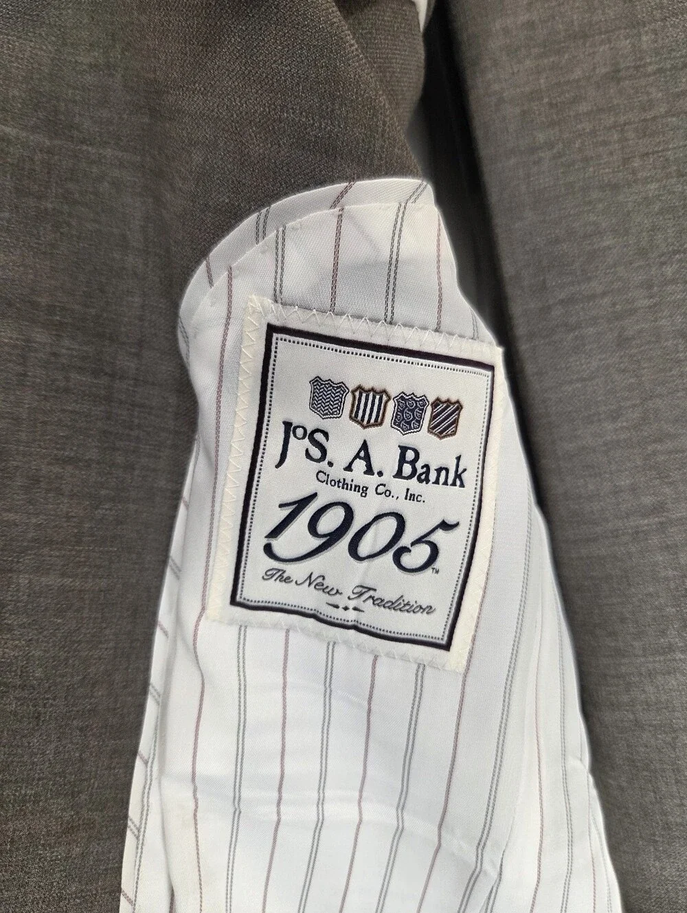 NWT Jos A Bank 1905 37L 32W 